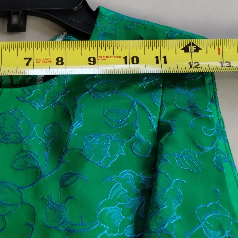 Elegant Floral Embroidered Green Sleeveless Dress Pleated Vibrant Colorful Chic - Picture 7 of 11